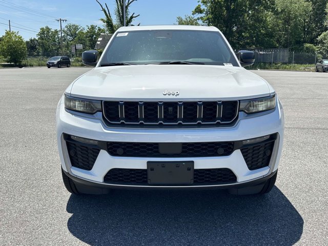 New 2026 Jeep Grand Cherokee L Limited w/ Luxury Tech Group II AWD/4WD image 2