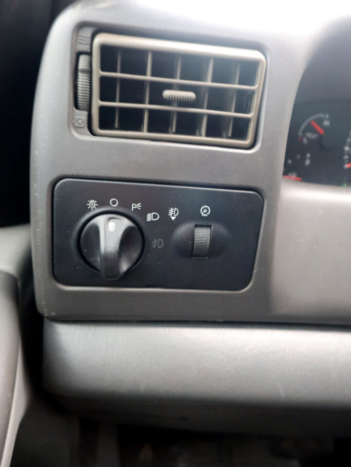 Used 2003 Ford F250 XL image 20