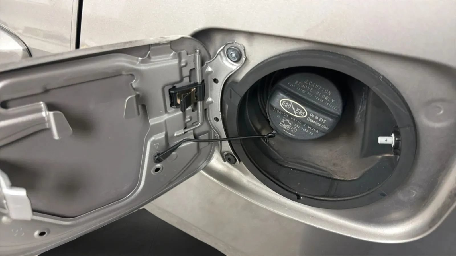 Used 2014 Toyota Corolla LE FWD image 27