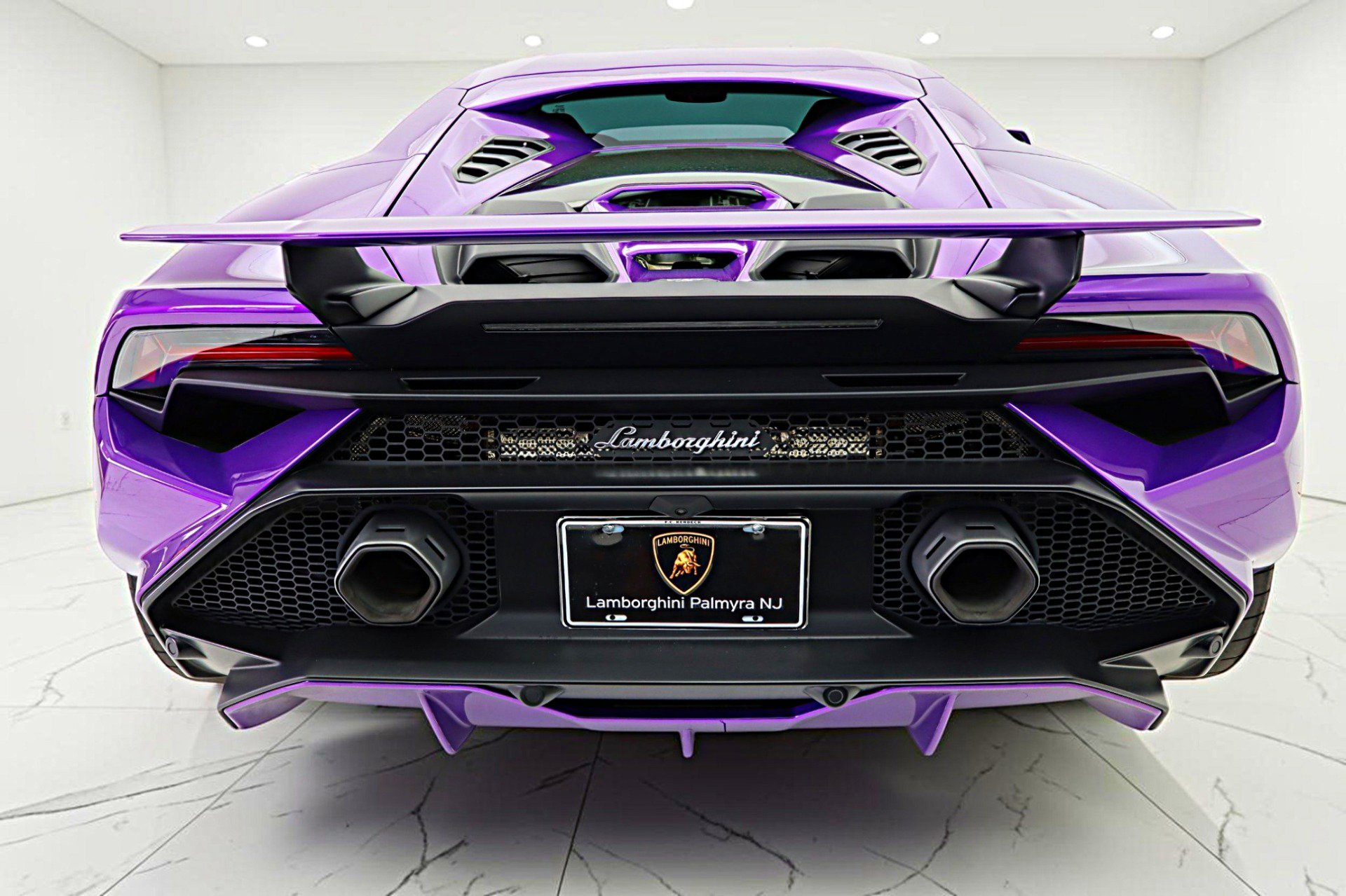 Used 2024 Lamborghini Huracan Tecnica RWD image 13