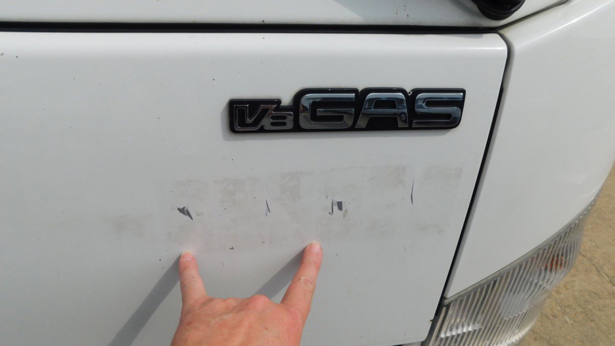 Used 2020 Isuzu NPR image 19