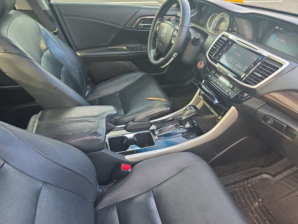 Used 2017 Honda Accord EX-L image 14