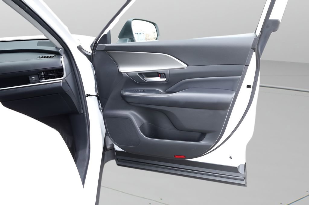 Certified 2024 Toyota Grand Highlander XLE image 15