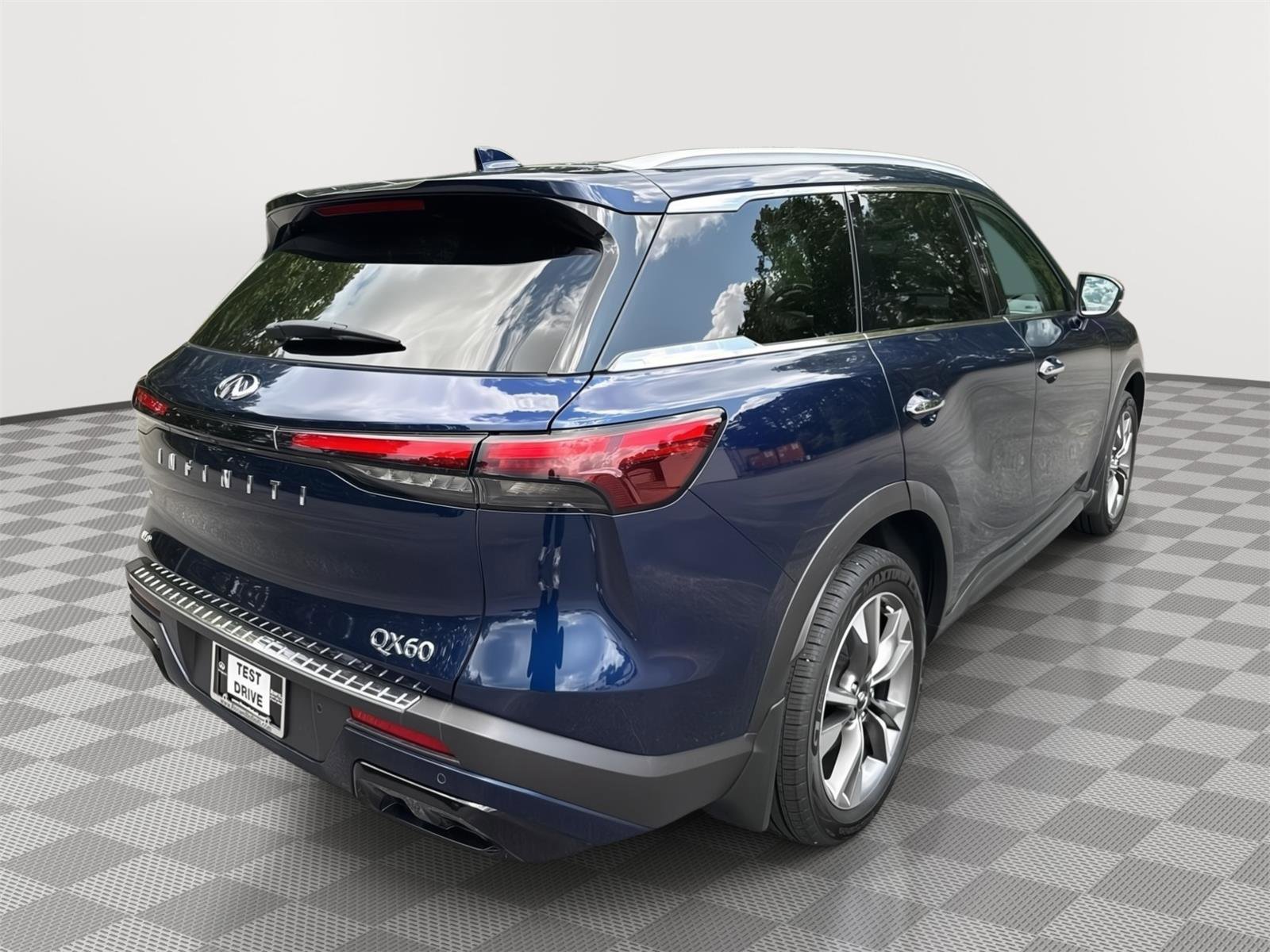Used 2023 INFINITI QX60 Luxe w/ Cargo Package AWD/4WD image 6