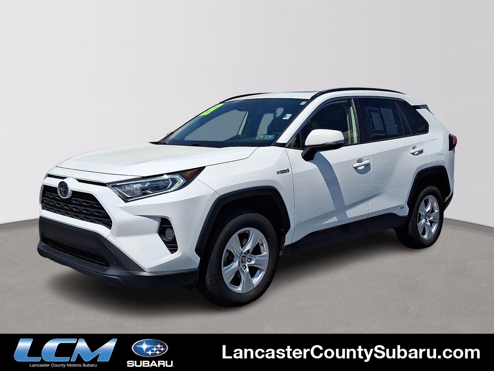 Used 2019 Toyota RAV4 XLE w/ Carpet Mat Package AWD/4WD image 1