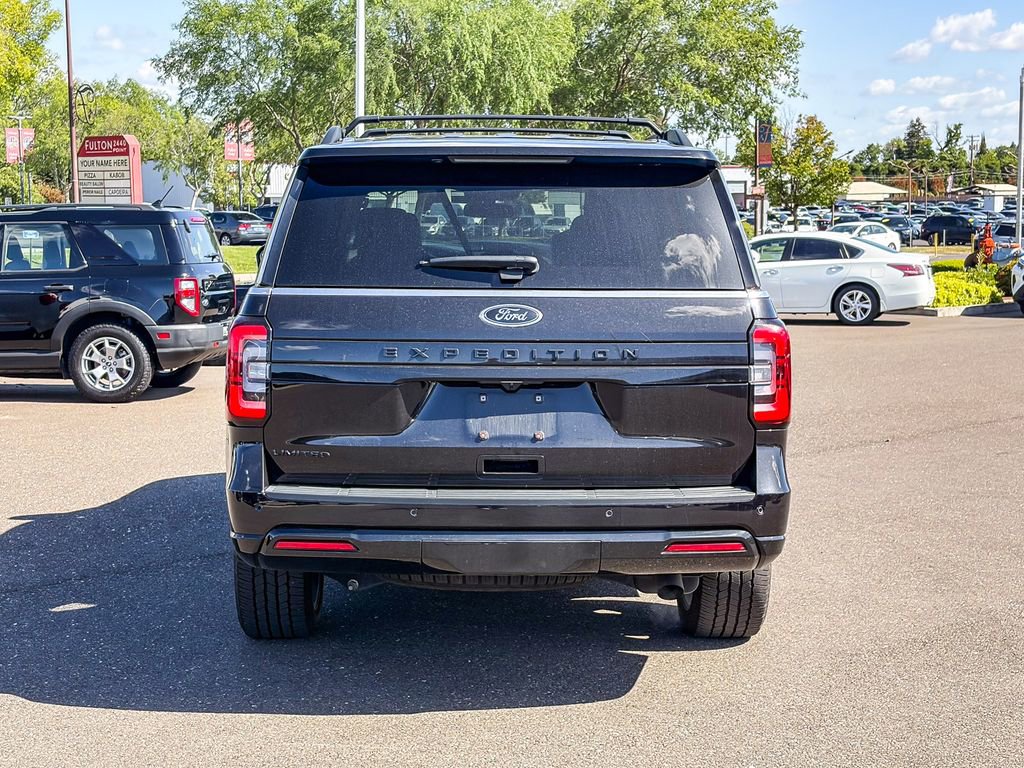 Used 2022 Ford Expedition Limited image 3