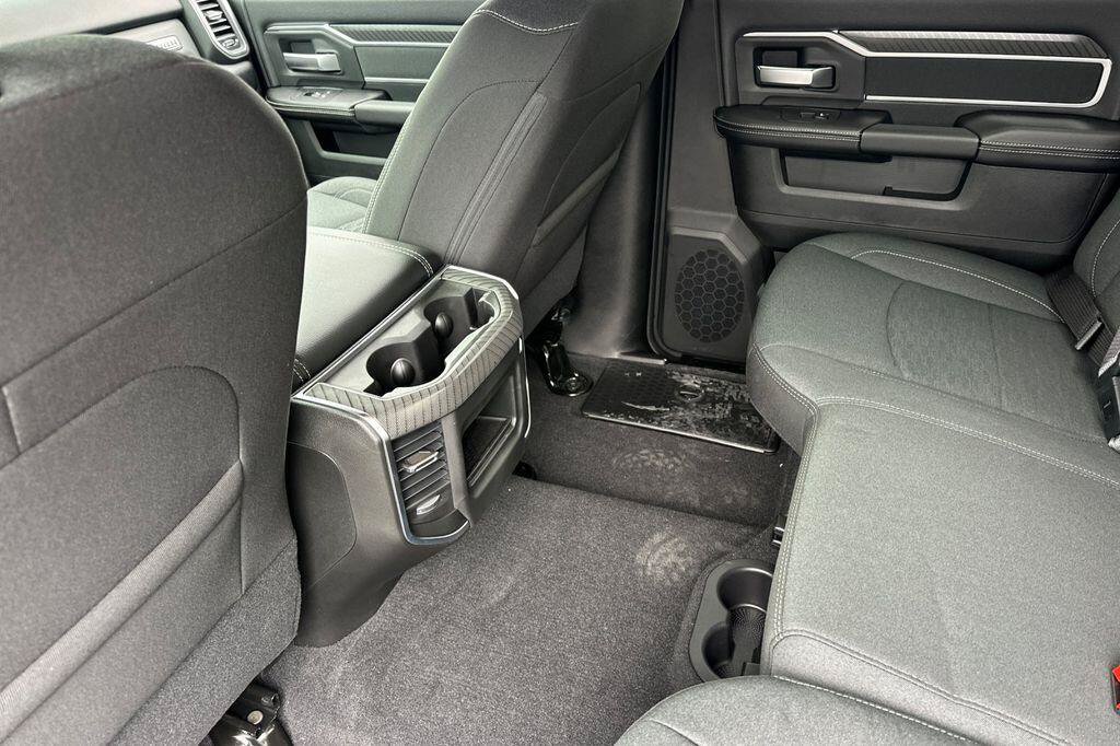 New 2026 RAM 2500 Big Horn AWD/4WD image 12