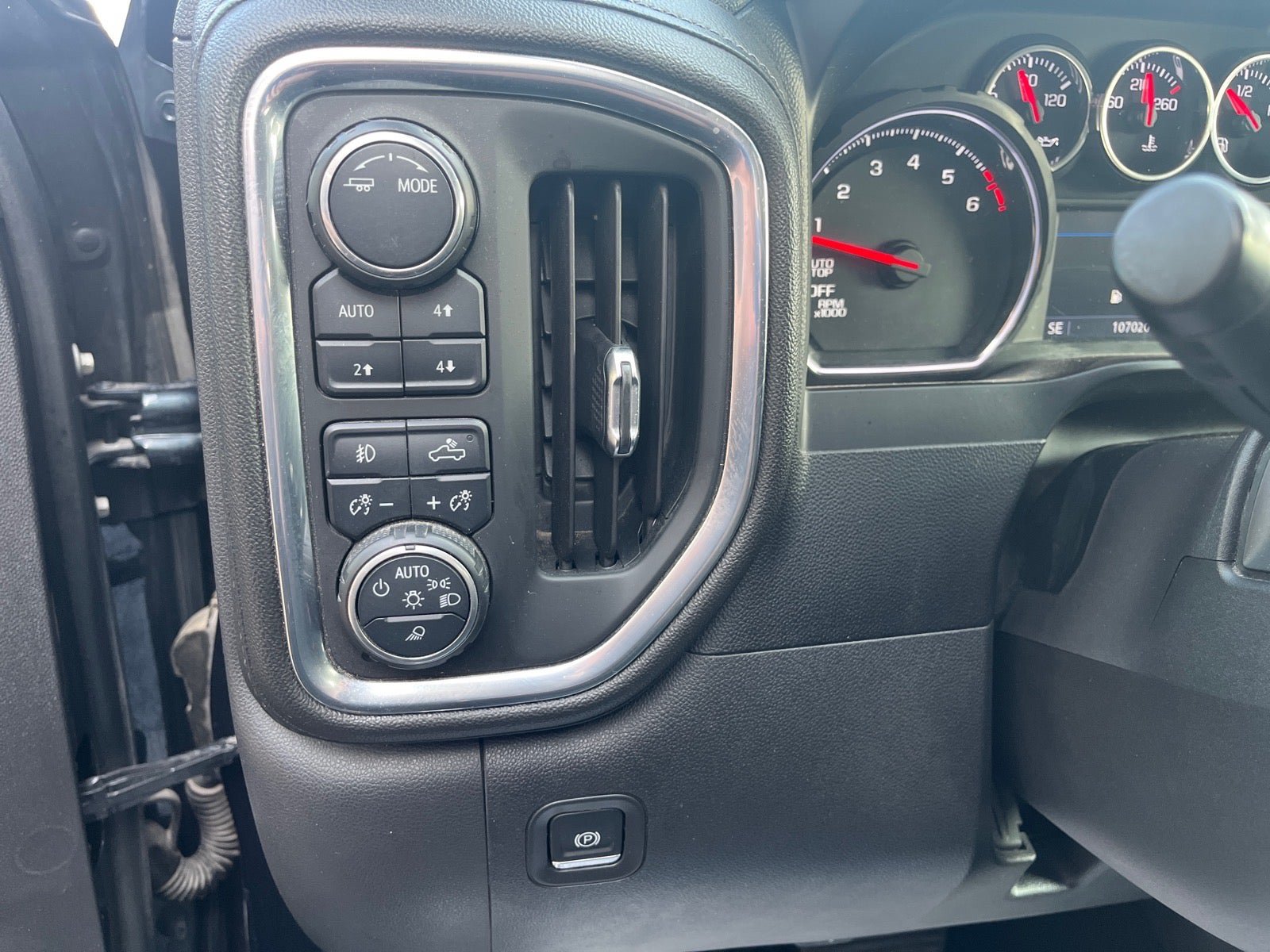 Used 2020 Chevrolet Silverado 1500 RST w/ All-Star Edition AWD/4WD image 23