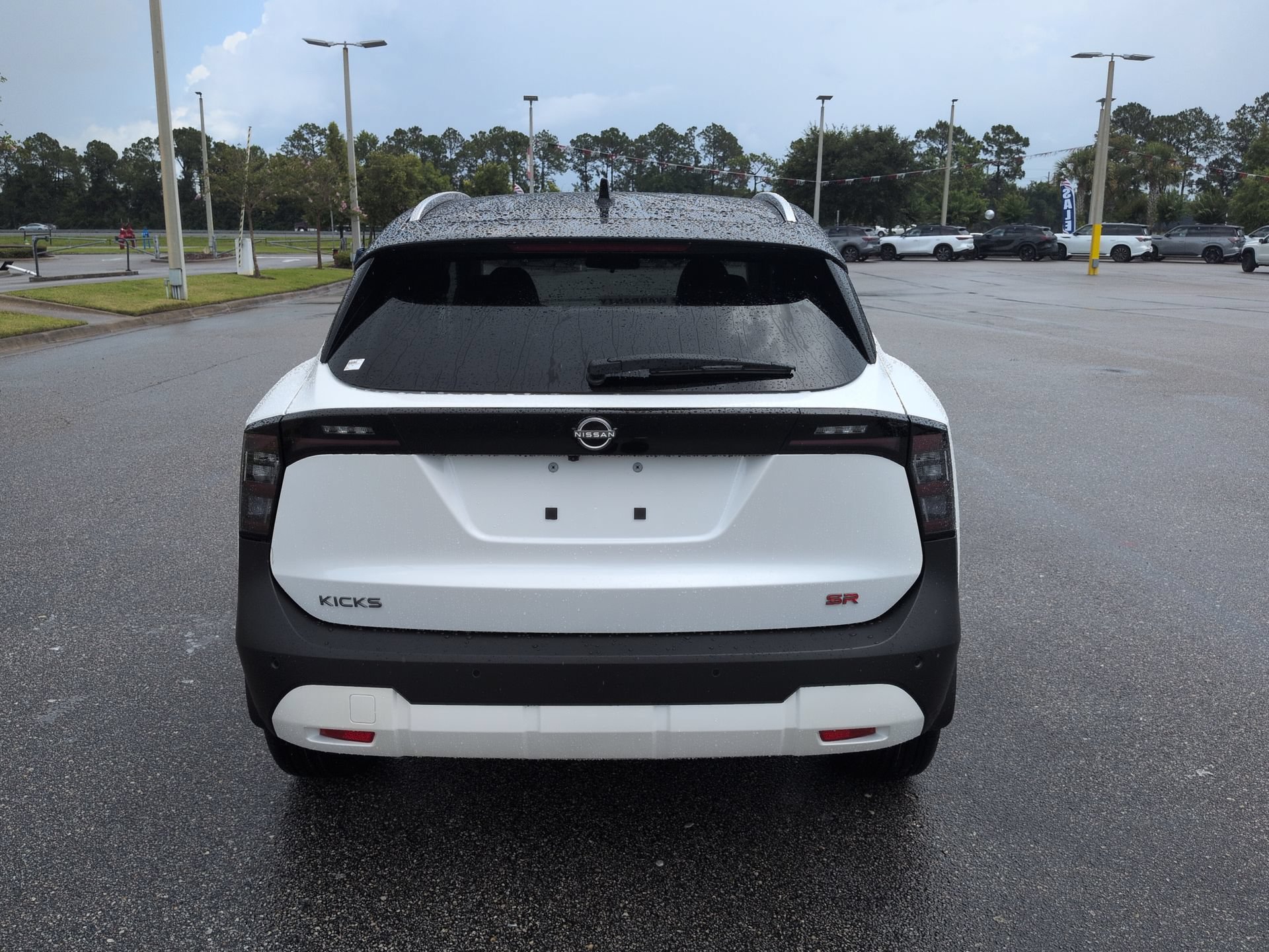 New 2026 Nissan Kicks SR FWD image 6