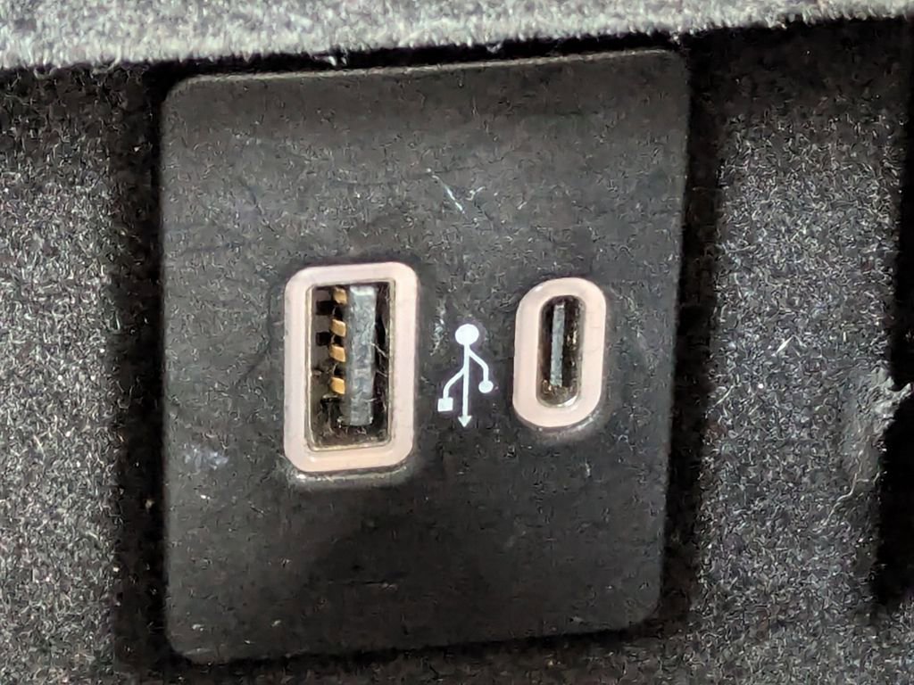 Used 2021 Lincoln Corsair FWD w/ Premium Package image 26