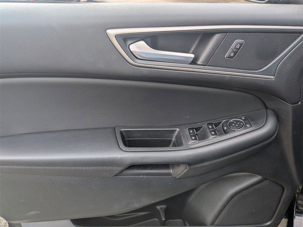 Used 2024 Ford Edge SEL image 11