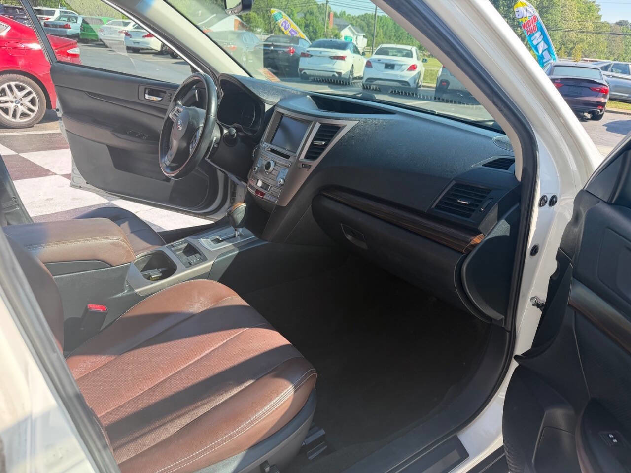 Used 2013 Subaru Outback 2.5i Limited w/ Special Appearance Pkg image 13