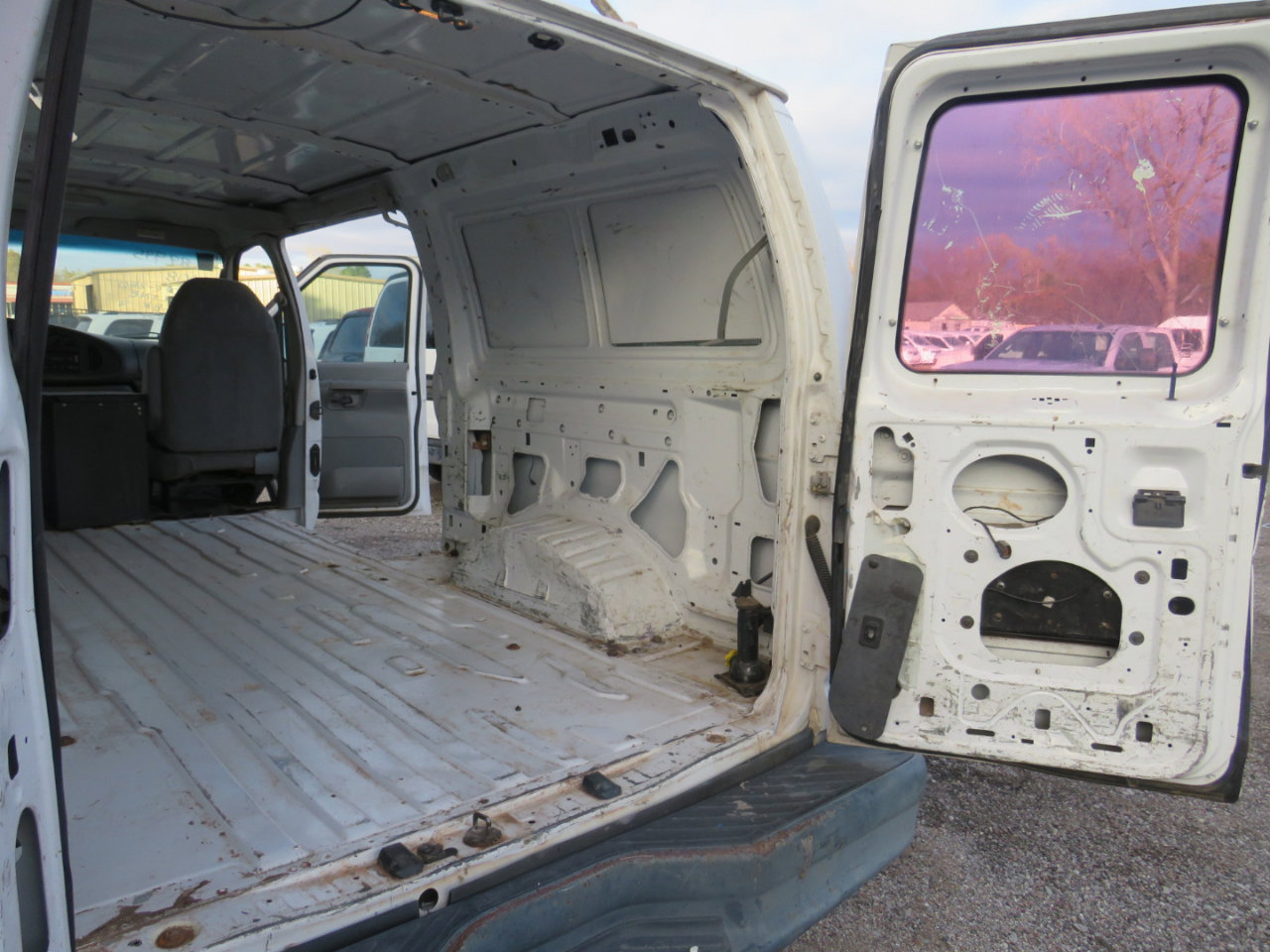 Used 2012 Ford E-250 and Econoline 250 w/ Commercial Cargo Van Pkg RWD image 20