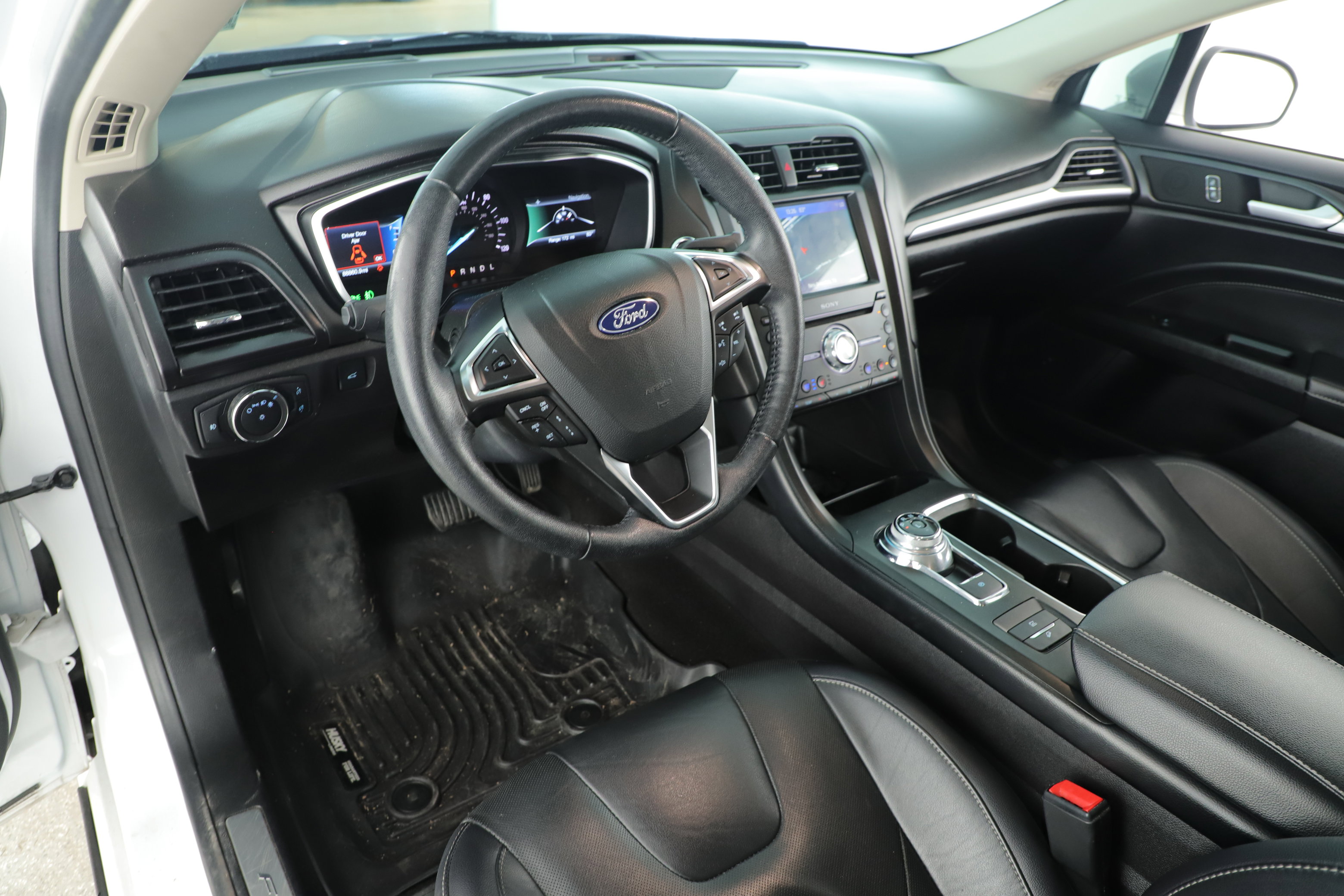 Used 2019 Ford Fusion Titanium image 5