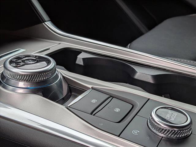 Used 2020 Ford Explorer XLT w/ Equipment Group 202A image 16