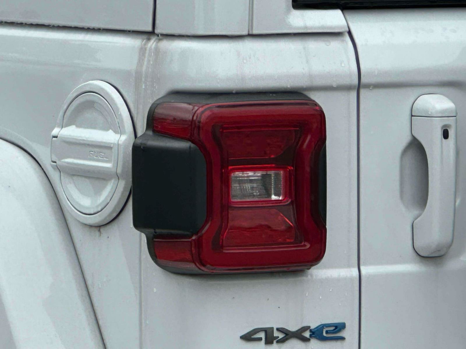 Used 2024 Jeep Wrangler High Altitude AWD/4WD image 9