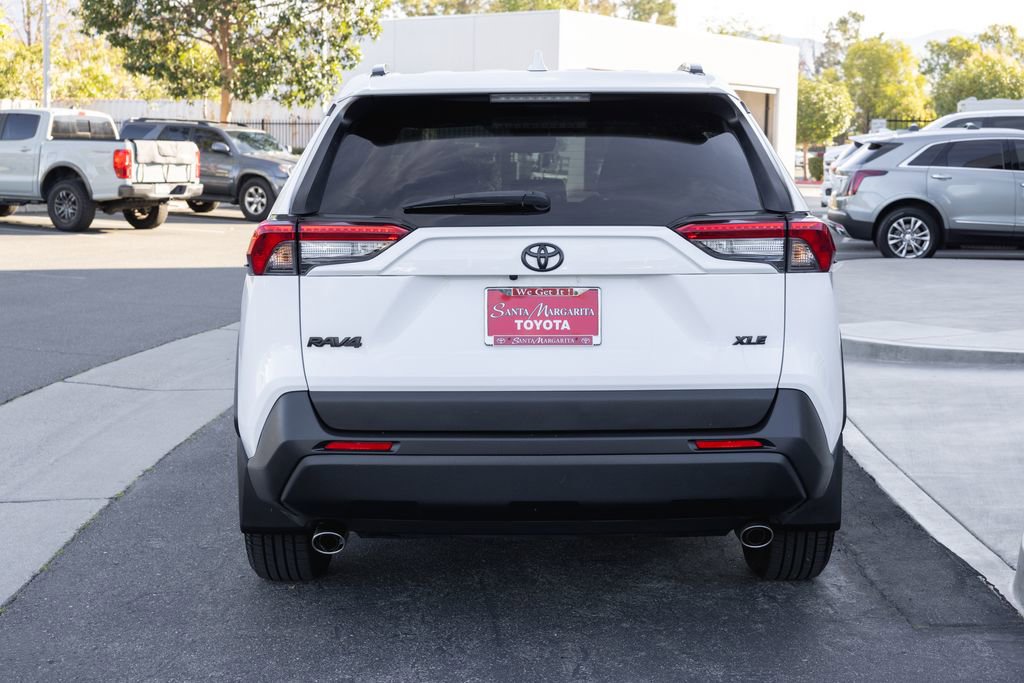 Used 2021 Toyota RAV4 XLE w/ Carpet Mat Package (TMS) image 6