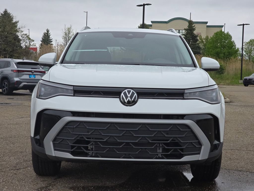 New 2026 Volkswagen Taos SE AWD/4WD image 2