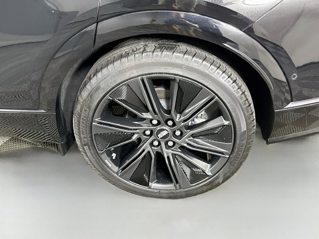 Used 2024 Cadillac Lyriq Sport AWD/4WD image 38