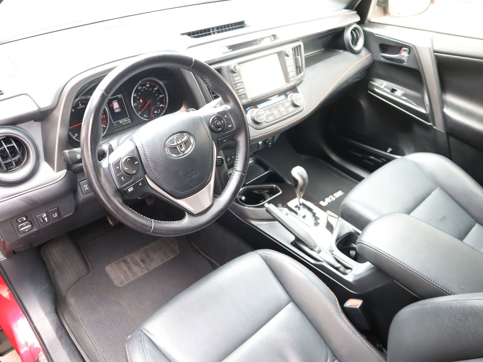 Used 2017 Toyota RAV4 SE w/ Advanced Technology Package AWD/4WD image 25