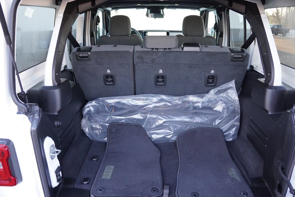 Certified 2025 Jeep Wrangler Unlimited Sahara w/ Safety Group image 19