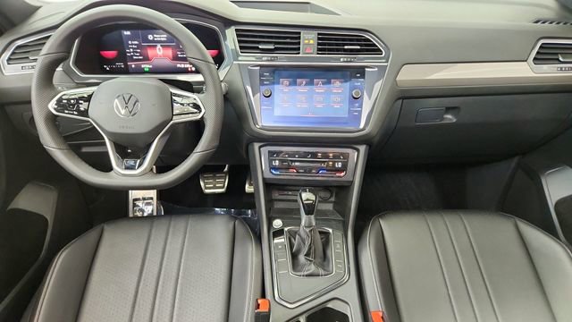 Used 2022 Volkswagen Tiguan SE R-Line image 39