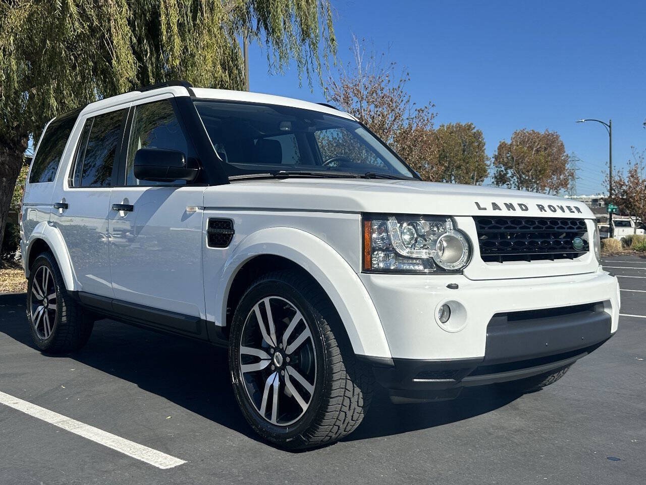 Used 2011 Land Rover LR4 HSE AWD/4WD image 2