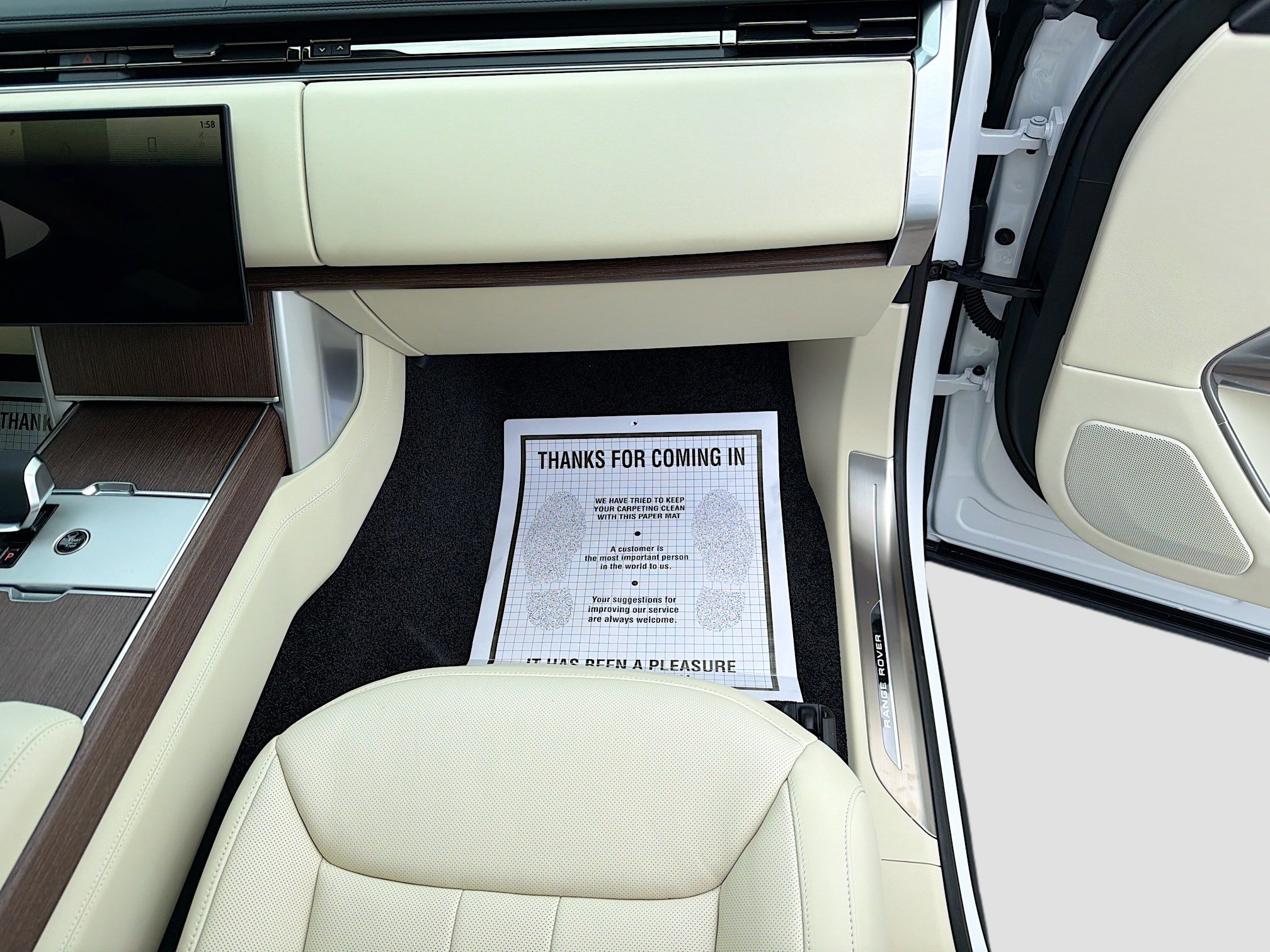 New 2026 Land Rover Range Rover SE AWD/4WD image 18