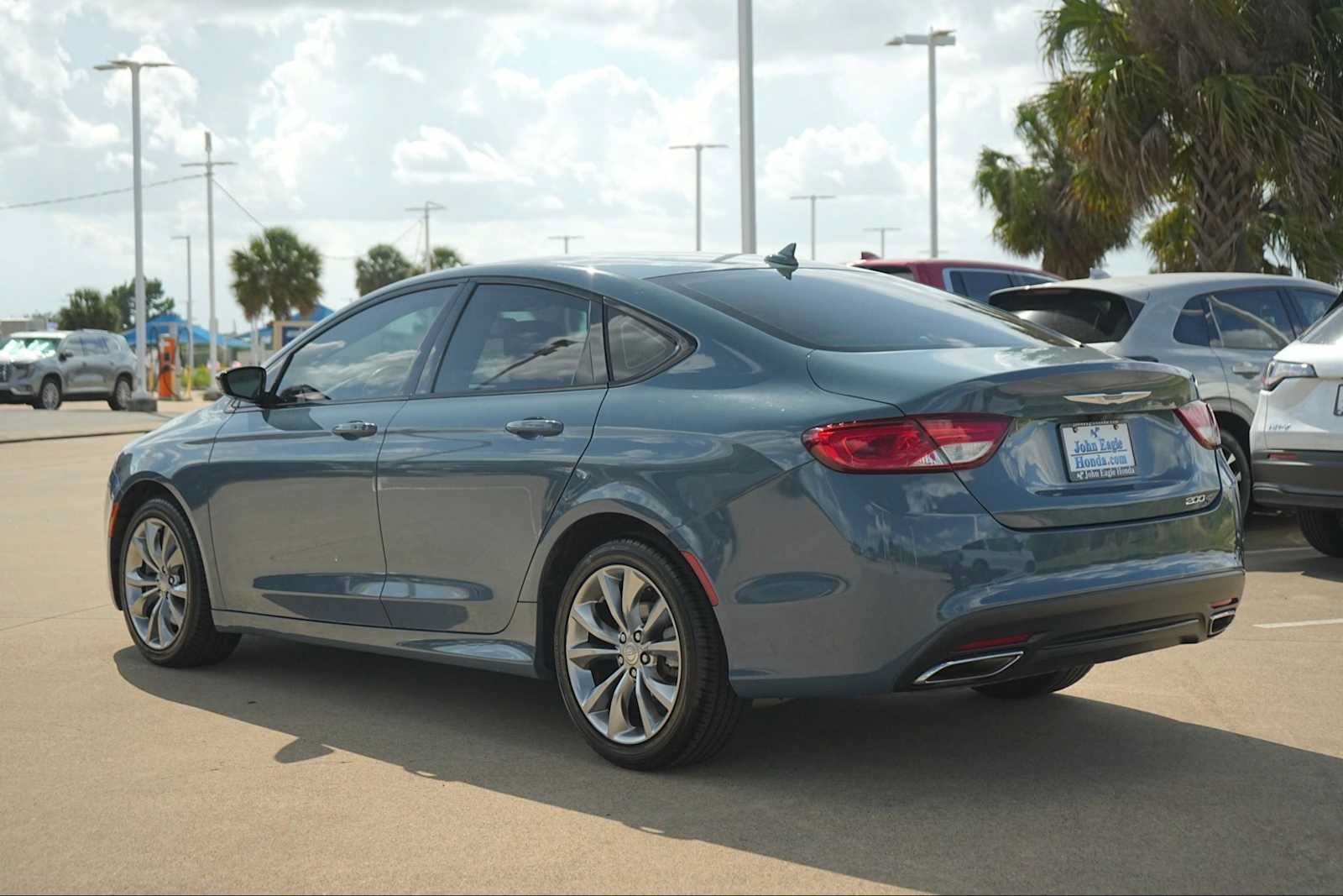 Used 2015 Chrysler 200 S w/ Navigation & Sound Group I FWD image 4