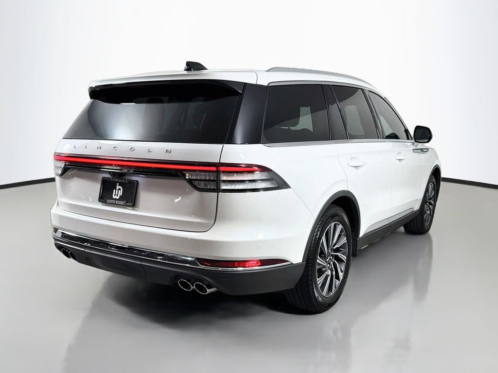 Used 2026 Lincoln Aviator 2WD image 5