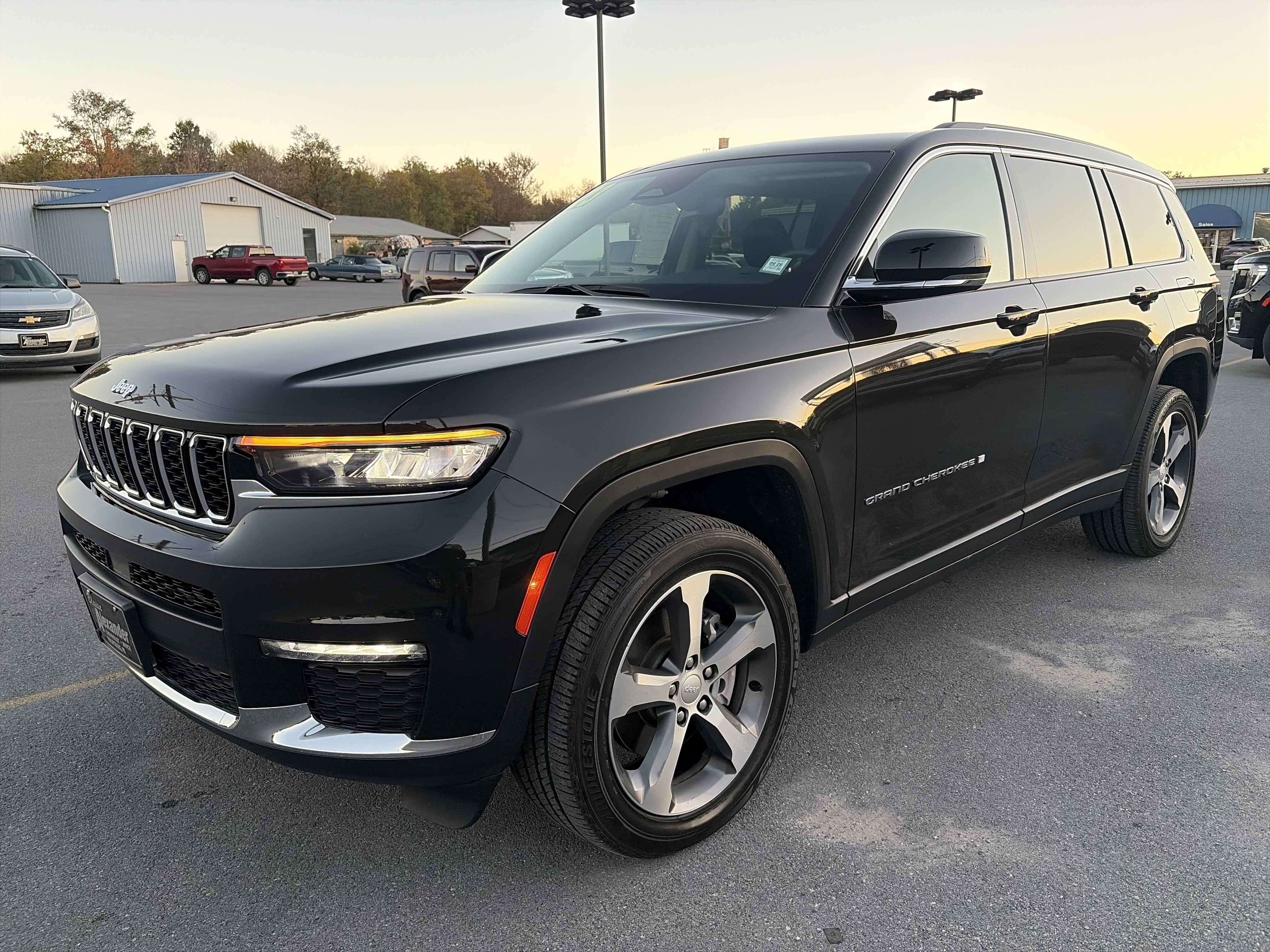 Used 2023 Jeep Grand Cherokee L Limited image 8