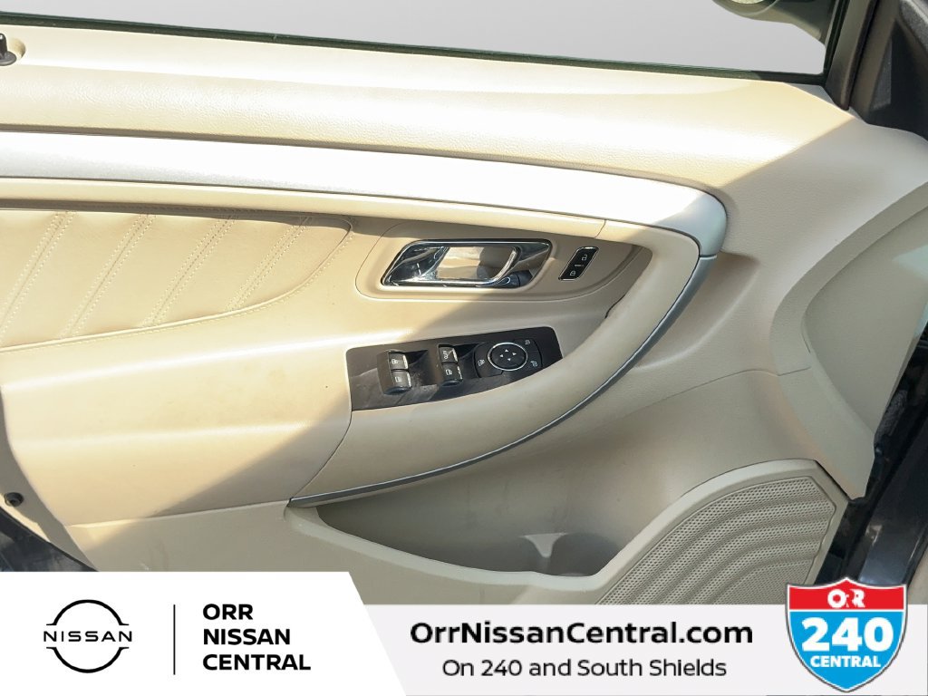 Used 2017 Ford Taurus SE FWD image 16