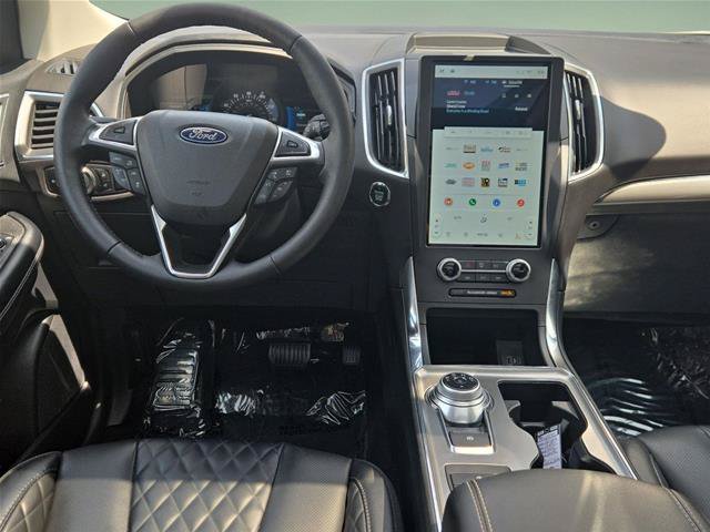 Certified 2024 Ford Edge Titanium w/ Equipment Group 301A AWD/4WD image 3