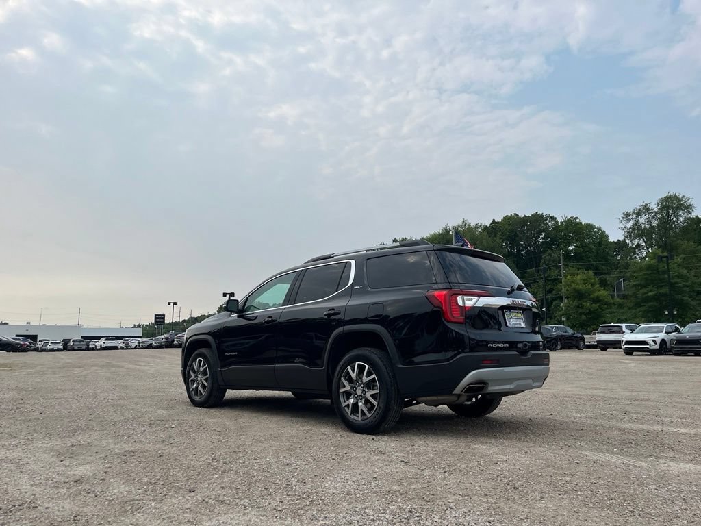 Used 2023 GMC Acadia SLT w/ Preferred Package FWD image 8