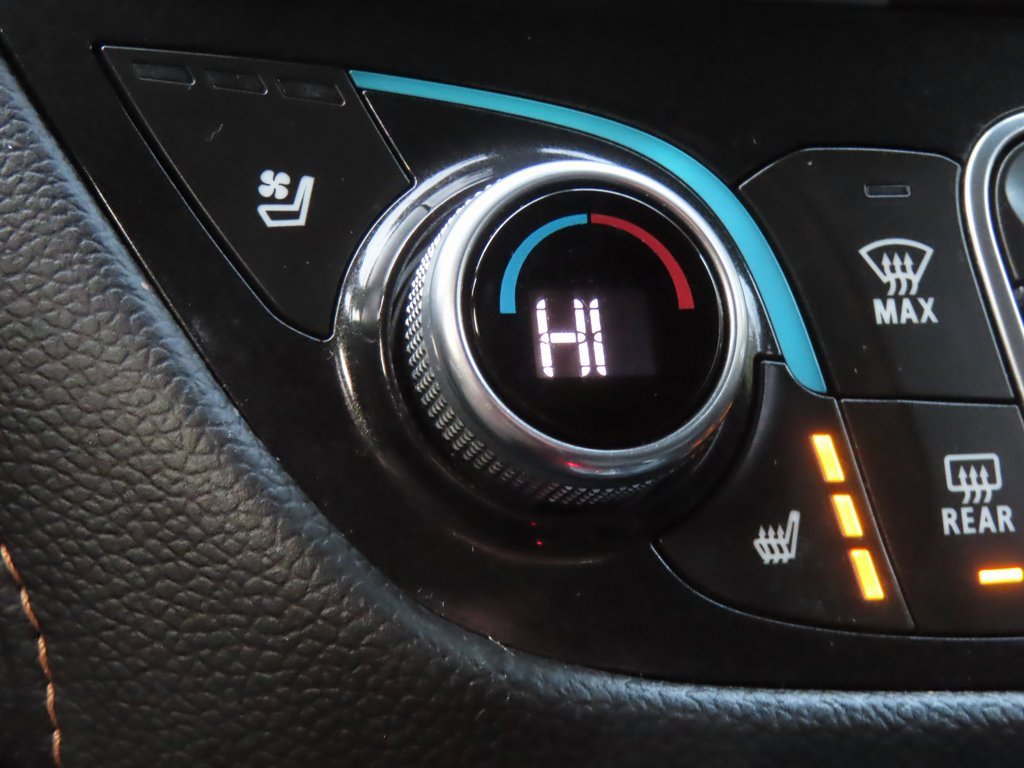 Used 2023 Chevrolet Equinox Premier image 7