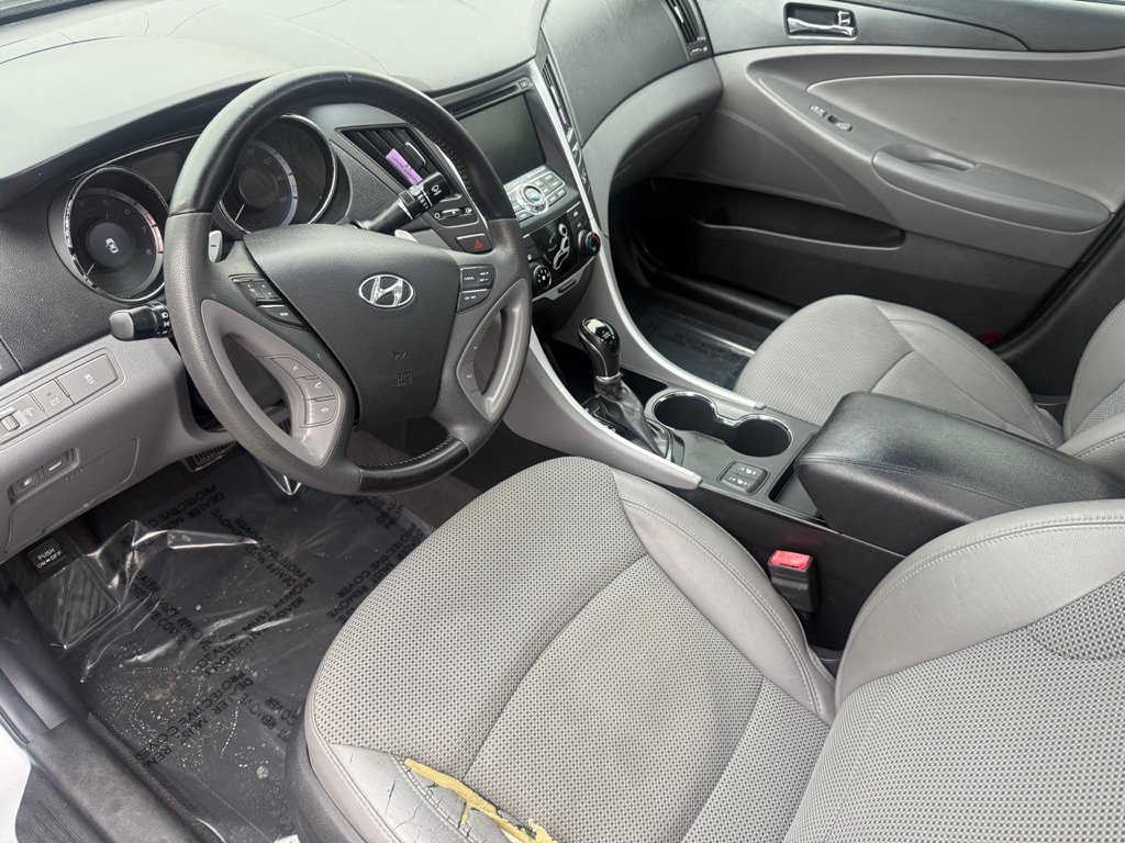Used 2013 Hyundai Sonata SE w/ Navigation & Sunroof Pkg FWD image 10