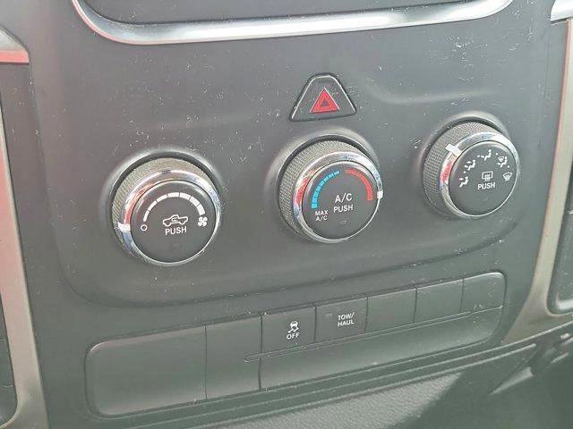 Used 2016 RAM 1500 Classic SLT w/ SLT Plus D￩cor Group AWD/4WD image 30