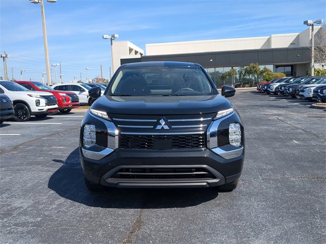New 2025 Mitsubishi Outlander ES image 3