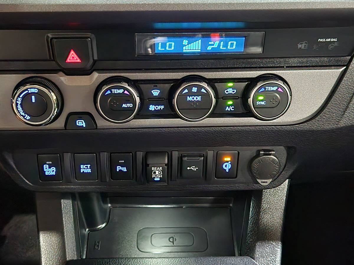 Used 2021 Toyota Tacoma TRD Off-Road w/ Technology Package AWD/4WD image 38