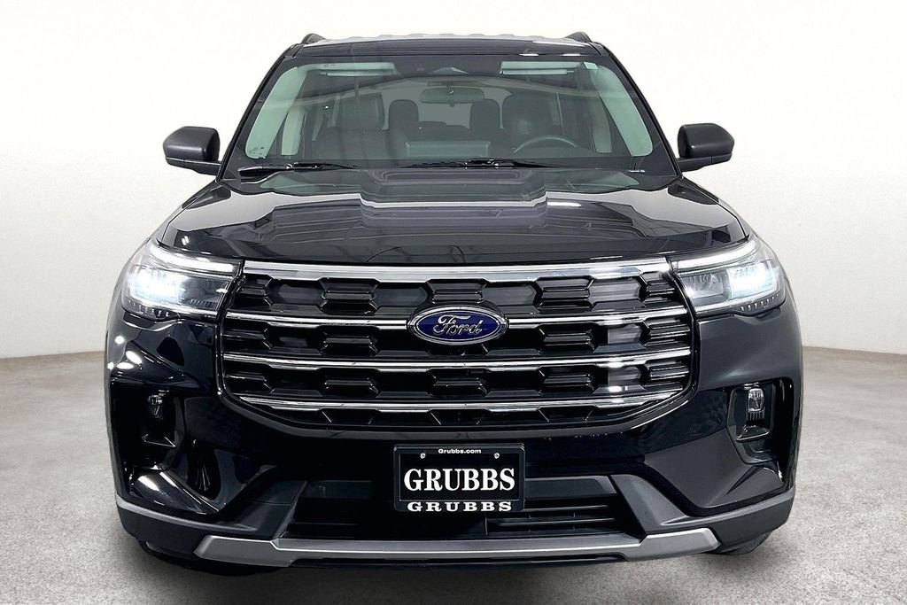 Used 2025 Ford Explorer Active w/ Active Comfort Package RWD image 4