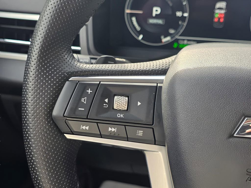 Used 2023 Mitsubishi Outlander SE image 26