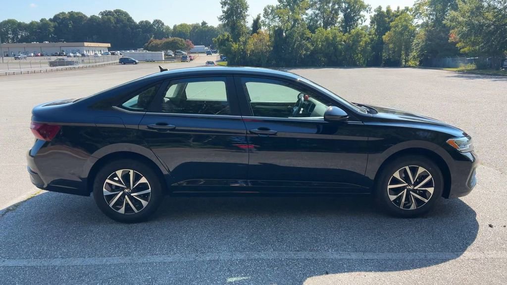 Used 2024 Volkswagen Jetta S image 8