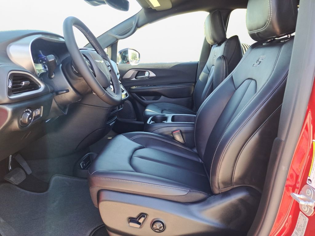 New 2026 Chrysler Pacifica Select w/ S Appearance Package FWD image 18
