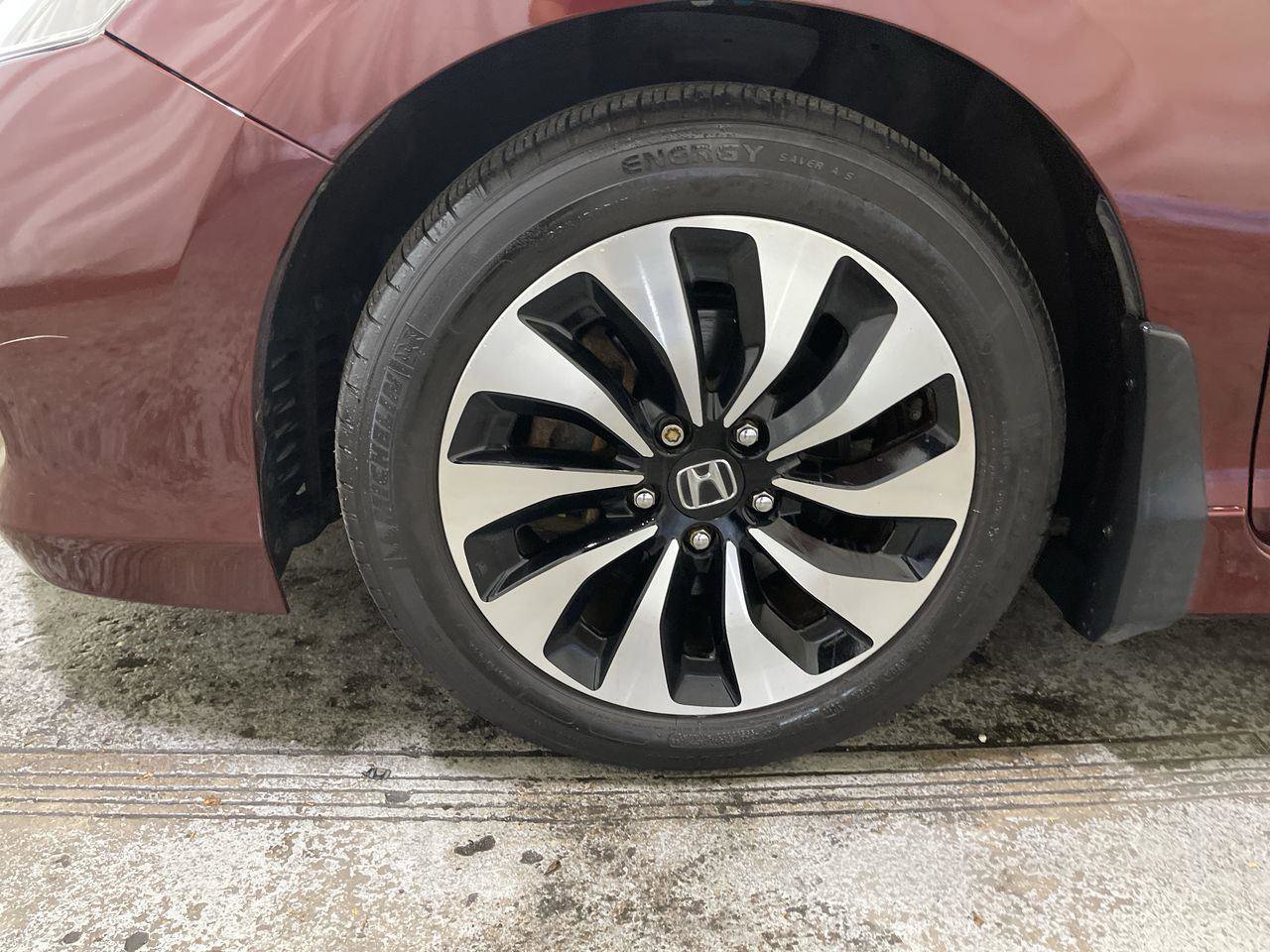 Used 2017 Honda Accord Touring image 10