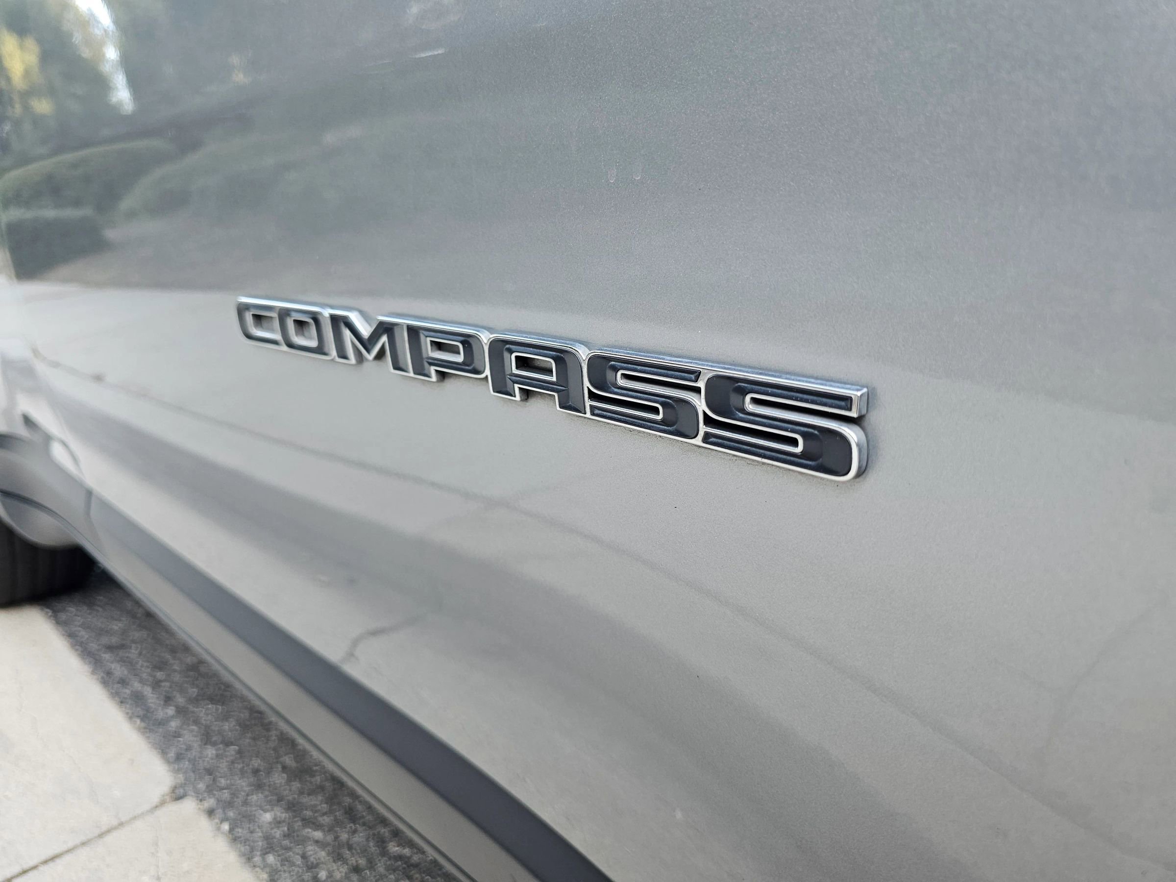 Used 2019 Jeep Compass Limited image 41