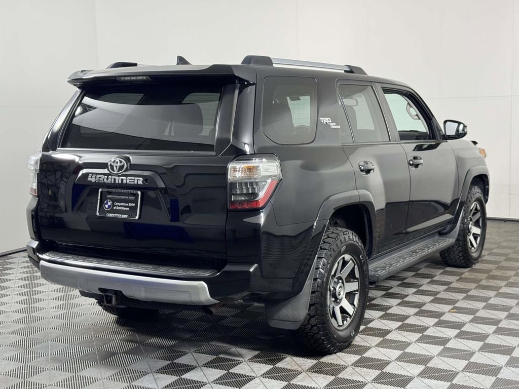 Used 2018 Toyota 4Runner TRD Off-Road Premium AWD/4WD image 10