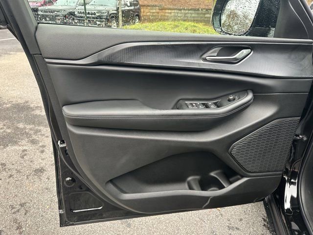 New 2025 Jeep Grand Cherokee L Altitude image 10