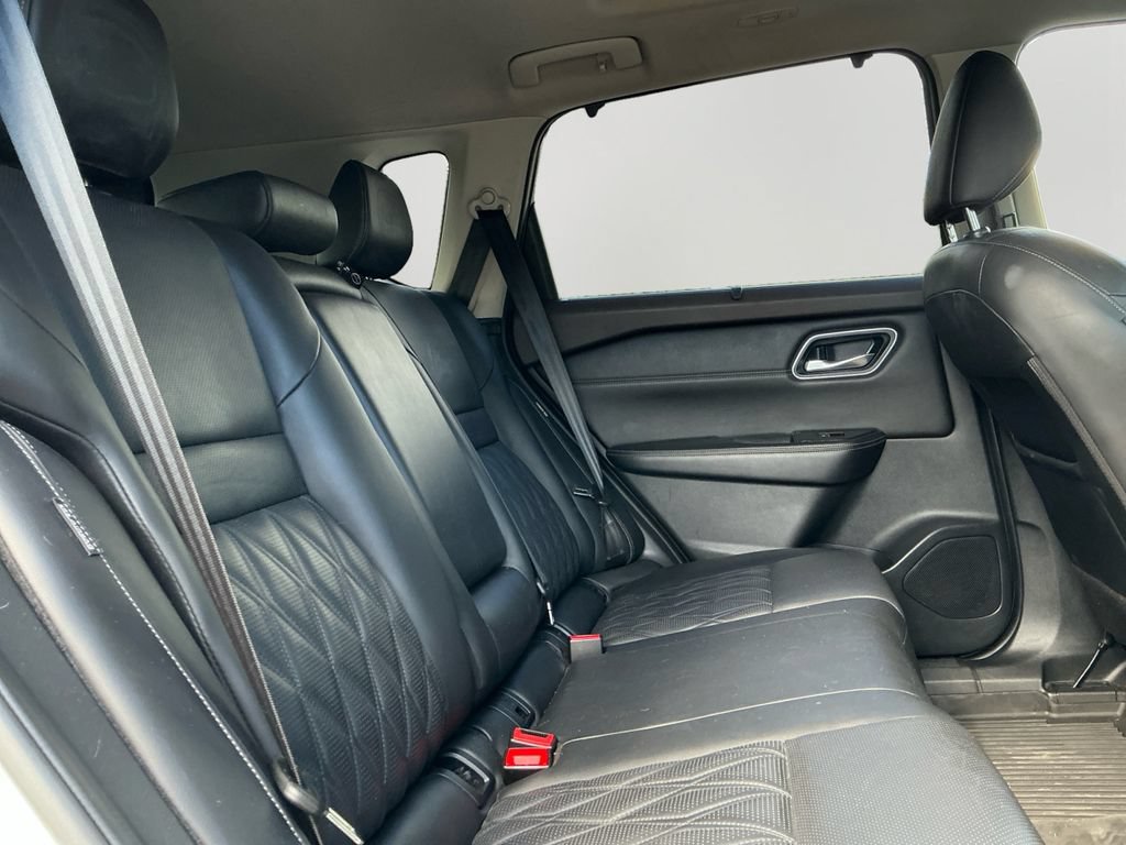 Used 2021 Nissan Rogue Platinum AWD/4WD image 13