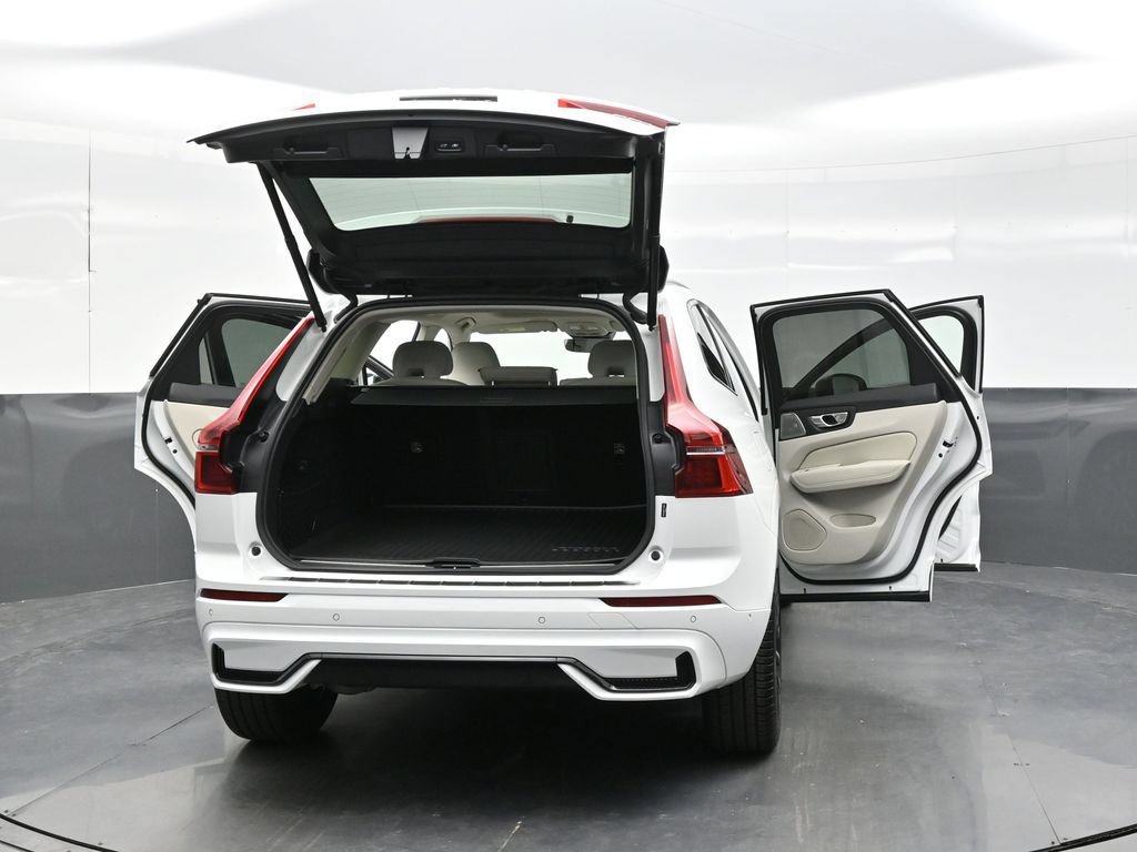 New 2026 Volvo XC60 B5 Ultra w/ Climate Package AWD/4WD image 44