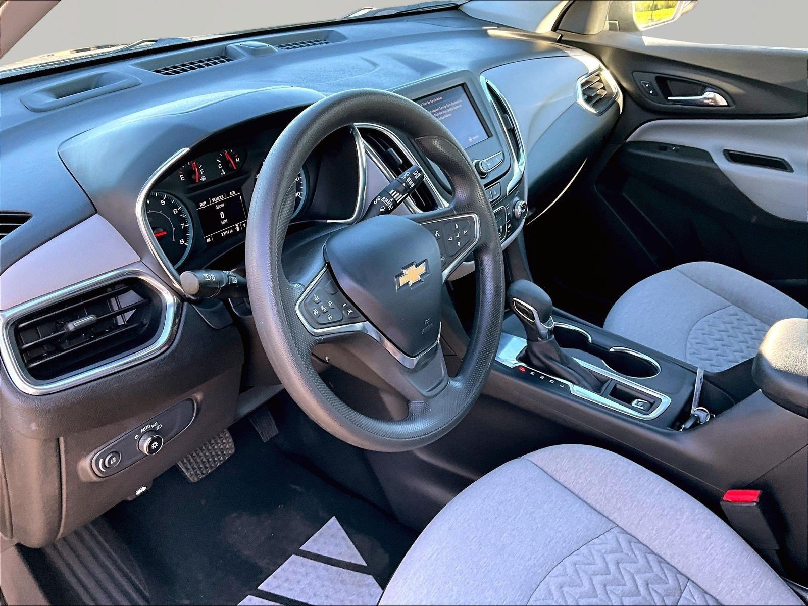 Used 2024 Chevrolet Equinox LS w/ Driver Confidence II Package FWD image 17